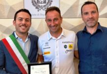 Il pilota ripolese Simone Faggioli ricevuto in Comune. Il sindaco: “Ascoltato il racconto di una vera leggenda”