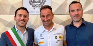 Il pilota ripolese Simone Faggioli ricevuto in Comune. Il sindaco: “Ascoltato il racconto di una vera leggenda”