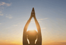 “Prati di benessere OFF”: yoga al tramonto e visita notturna all’Oratorio di Santa Caterina (e pic-nic sotto le stelle)