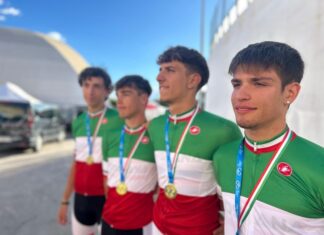 01 Oro Rappresentativa Toscana Campionati Italiani Juniores Ciclismo su pista ( Emanuele Ferruzzi primo a destra )
