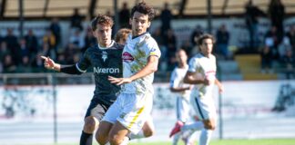 Una tripletta di Tommaso Carcani dà la prima sconfitta al San Donato Tavarnelle: in casa del Tau Altopascio perde 3-0