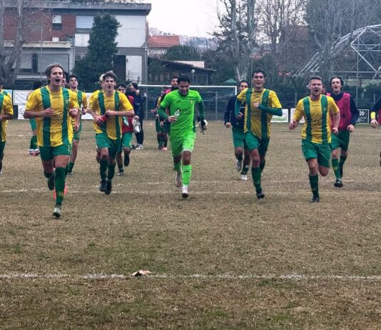 FOTOGALLERY / Sorrisi ed esultanze gialloverdi: che gioia per la vittoria (1-0) sul campo del Castiglioncello