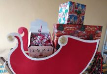 Gli auguri di Natale della Real Chianti: che regala una penna a tutte le bambine e i bambini delle scuole di Greve