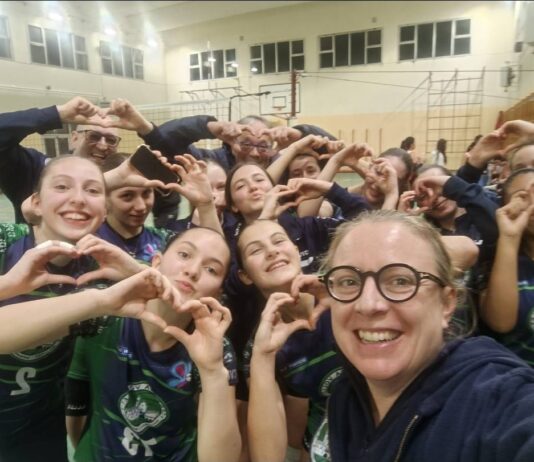 Under 16, la Certosa Volley (Blu) vince una splendida partita sul campo della Stella Rossa