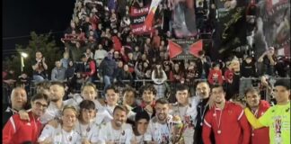 La Rondinella rimonta da 0-2 a 2-2 ma alla fine è la Lucchese a sollevare la Supercoppa di Eccellenza (3-2)