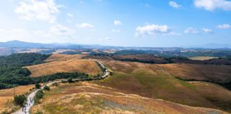 NOVA Eroica compie 10 anni: questo weekend, a Buonconvento, torna il grande evento gravel