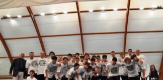 FOTO / Pallamano Tavarnelle, l’Under 16 campione regionale riceve l’abbraccio dei tifosi