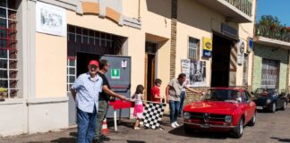 FOTO / “Un giorno con il mito”, le foto della carovana di Alfa Romeo in passaggio dal Chianti