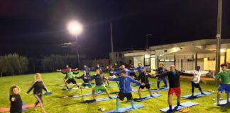 Lezioni di… yoga per i ragazzi della squadra amatoriale di calcio a Montefiridolfi